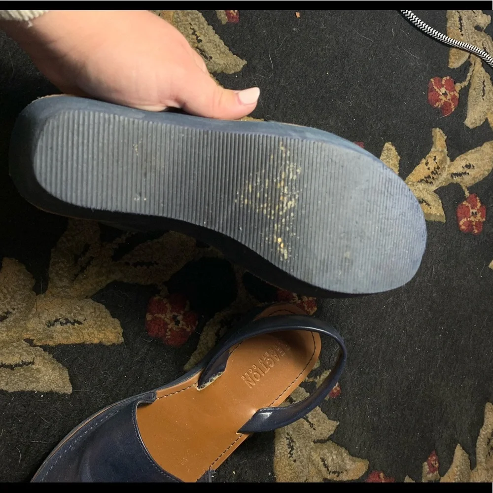 🌊KENNETH COLE REACTION FINE GLASS SANDALS🌊 - Picture 3 of 5